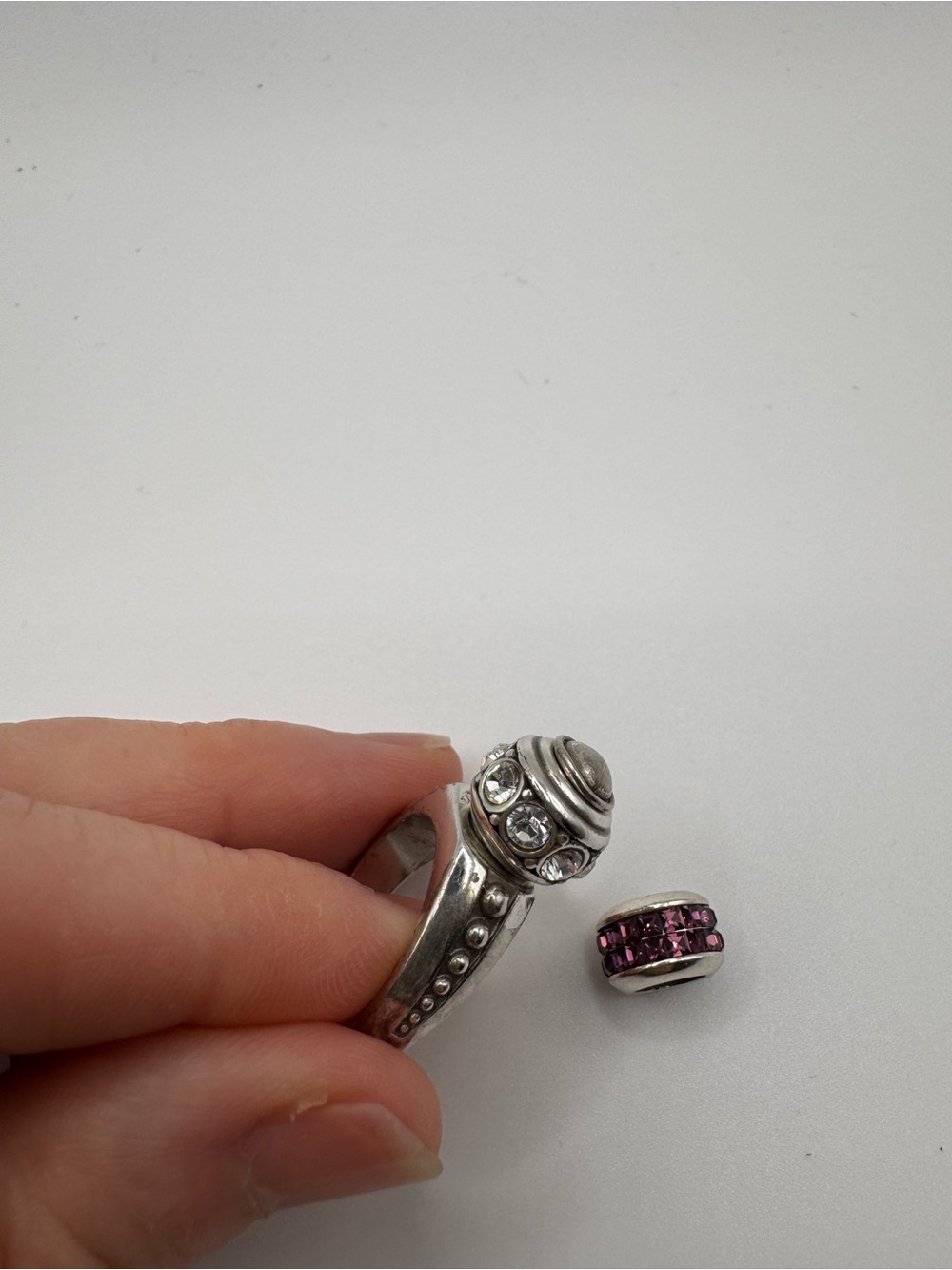 Brighton ring with interchangeable bead